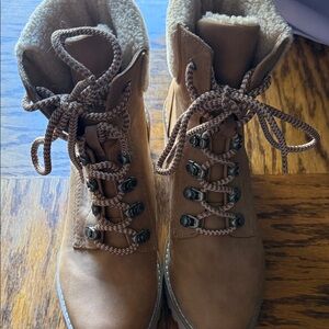 DV by Dolce Vita Brown Lace-Up Shearling Collar Hiking Boots